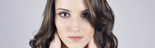 OVA FRIZURA NAJBOLJE TRPI LOKNE! Vrlo je popularna u svetu!