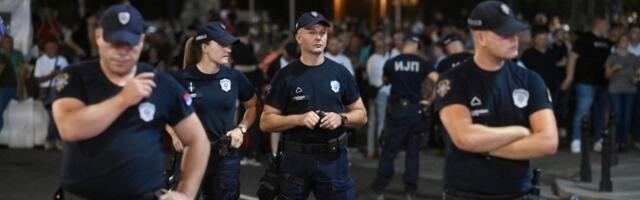 Jedan od maskiranih napadača u Čačku priveden u policiju, za ostalima se traga (VIDEO)