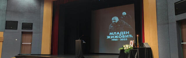 TEŠKE SCENE U BIJELJINI: Prvi snimak supruge Mladena Žižovića posle tragedije u Superligi! (VIDEO)