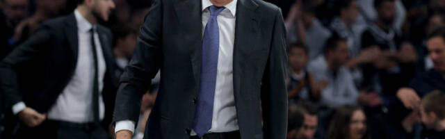 "ŽELJKO, ČEKAMO TE": Brutalna poruka grobara Obradoviću!