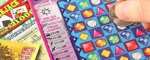 Kupio greb-greb listić na pumpi i dobio milion: Slučajno je uzeo srećku koju je neko ostavio na pultu i promenio život iz korena