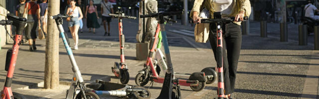 Hitno povučen popularni električni trotinet! Izdato upozorenje na veliku opasnost od povreda