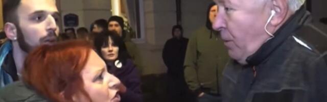 "Šta te boli k***c?!" Blokaderka se izvrištala u lice Gvozdenu Nikoliću (VIDEO)
