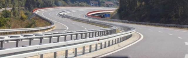 Француски дистрибутери горива пристали на ограничење профита због високих цена нафте