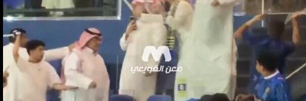 ŠEICI SE MLATILI PALICAMA! Opšti haos na meču Al Nasr - Al Hilal: Dok su Ronaldo i Sergej vodili bitku na terenu, na tribinama se RATOVALO! Nestvarne scene!
