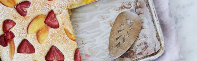 Palačinke iz rerne sa breskvama i jagodama – pun pogodak!