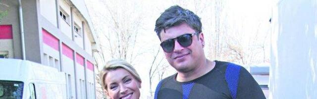 INFORMER NA SNIMANJU NOVE KOMEDIJE "ALA JE LEP OVAJ SVET" Anđelka igra voditeljku, a Kuzmanović robijaša