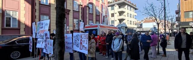 Studenti Fakulteta medicinskih nauka pozivaju zaposlene na tom fakultetu na protestnu obustavu rada