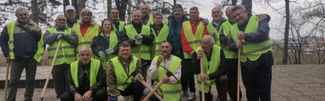 DAN RADNIH AKCIJA OBELEŽILI RADNO: U Jagodini okopavali sadnice