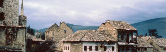 CRKVU POLILI BEZINOM, URINIRALI PO GROBU PA JE ZAPALILI: Sakib otkrio detalje pa se i sam spalio (VIDEO)