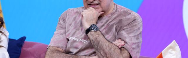 "ŠERIFOVIĆKU SU GAĐALI PIKSLOM, NADU ODVELI U KUHINJU DA PRAVI SALATU" Šok priča pevača: Mlada nije bila nevina, mladoženja sedi i razbija čaše...