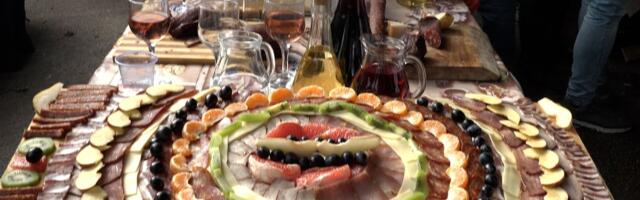 Srbija se "gušila" u kobajama: Hiljade ljudi okupiralo Vojvodinu, a jedan natpis na flaši svima PAO U OČI!