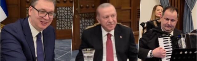 ERDOGAN UGOSTIO VUČIĆA UZ "TAMO DALEKO": Predsedniku Srbije ukazano ogromno poštovanje u Ankari, evo kako je izgledala svečana večera (VIDEO)