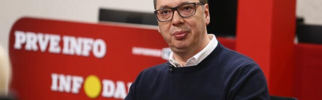 :Vučić o skupu kod Palate "Albanija": Evo kada alpinisti skidaju transparent - "Poslali smo ljude da pomognu, nahranili su ptice" (FOTO)