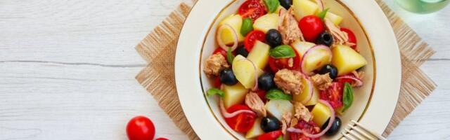 Zapečeno povrće sa tunjevinom i krompirom: Ukusna obrok salata idealna za dane posta