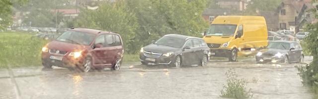 Za Šumadijski okrug danas je izdato narandžasto upozorenje za vremenske nepogode