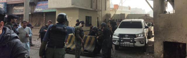 Самоубилачки напад у Пакистану: троје мртвих у упаду у штаб паравојске