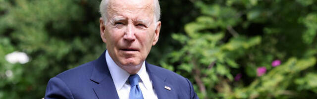 FBI ŠOK OTKRIĆE: Bajden pet godina držao dokaze o bombama u fioci?!