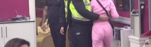 ANELI DIVLJAČKI NASRNULA NA ASMINA: Obezbeđenje je JEDVA OBUZDALO, HITNO PREKINUT program!