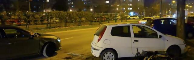 JOŠ JEDNA SAOBRAĆAJKA U NOVOM SADU: Oboren motociklista, objavljen snimak nakon nesreće (VIDEO)