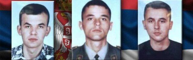 BILO IM JE SAMO 25 TE 1999... Blizanci Srđan i Boban poginuli braneći Kosovo, ocu i najstarijem Goranu srce prepuklo od tuge: Majka Nada sinove dala za Srbiju