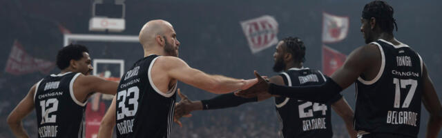 Reakcije navijača Partizana posle kraha u Istanbulu, razapeli jednog igrača