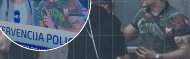 DROGIRA SE I URINIRA PO NARODNOJ BIBLIOTECI, PA DAJE INTERVJU ZA N1! Skandalozno ponašanje jednog od vođa blokadera posle skupa na Slaviji! (FOTO, VIDEO)