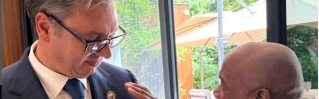 Pastor Berns izneo detalje o večeri sa Vučićem, dodelio mu zvanje „duhovnog diplomate“