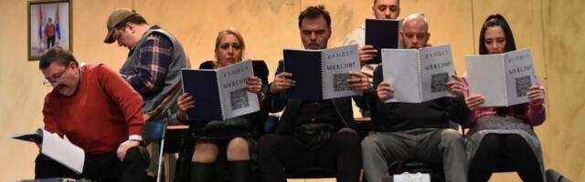 GOSTUJE "PREDSTAVA HAMLETA U SELU MRDUŠA DONjA": Ansambl NP Priština sa sedištem u Gračanici pred beogradskom publikom