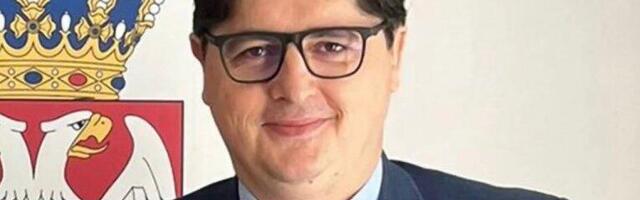 "TAKVE KAO TI TREBA PUMPATI DO SMRTI!" Ekskluzivno za Republiku: Poslanik Uglješa Mrdić opisao sve detalje BRUTALNOG NAPADA na benzinskoj pumpi - MUŠKARAC I ŽENA MU PRETILI SMRĆU!