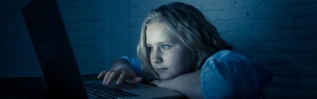 Veštačka inteligencija rešava domaće zadatke: Koliko đaci dnevno provode na internetu i čemu im služi?