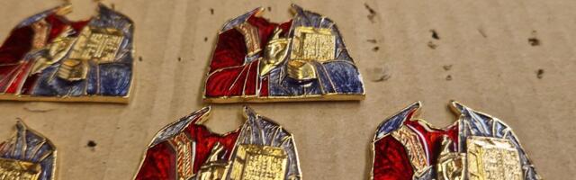 Ovako se prave ikone: Čak 80 odsto majstora su ljudi sa invaliditetom, ali s ogromnim umetničkim talentom