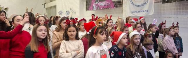 U Leskovcu počela podela paketića za decu