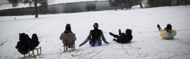 Zbog 5 minuta slave izlažu decu smrtnoj opasnosti! Pomama za suludim trendom u Srbiji