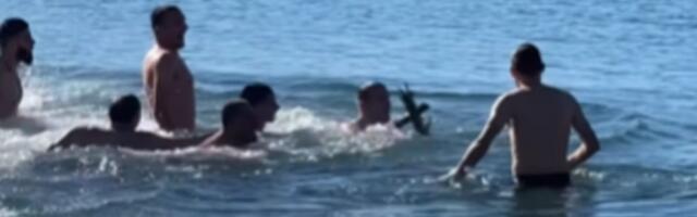 Još sat nas deli od plivanja za Časni krst na Adi: Liturgija, litija, pa hrabri skok u Savsko jezero!