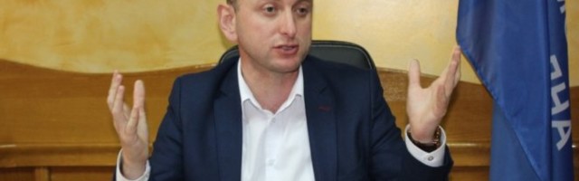 KNEŽEVIĆ TRAŽI POVRATAK TROBOJKE IZ 1905. I IZMENU CG HIMNE! "Ovo nije ekspertska vlada, imaće MANJINSKU PODRŠKU"!