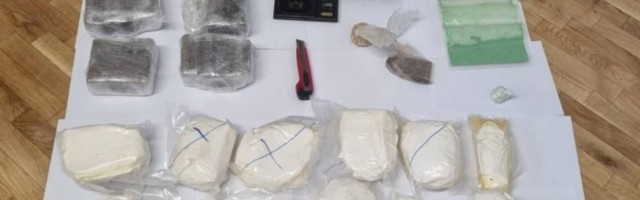Policija na nogama zbog čoveka čiji je stan u Kotežu bio PUN DROGE I ORUŽJA /FOTO/