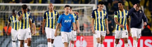 Penal u 98. minutu, posle četiri stative, spasao Fenerbahče potpunog kraha (VIDEO)