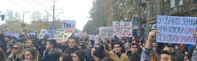 "Samo se u Srbiji KOROV ZALIVA": Nova blokada studenata, priključili im se i maturanti (FOTO, VIDEO)