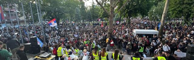 Redar SNS-a na mitingu u Nišu nasrnuo na studenta Filozofskog fakulteta, studenti poslali pismo bezbednosnim službama