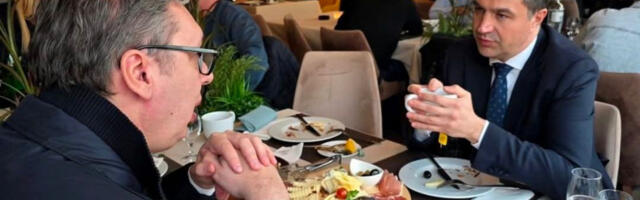 OVAKO LAŽU OPOZICIONI MEDIJI Uhvaćeni na delu (FOTO/VIDEO)