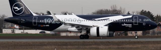 Avion u specijalnoj šemi bojenja povodom 100 godina Lufthanse danas u Beogradu