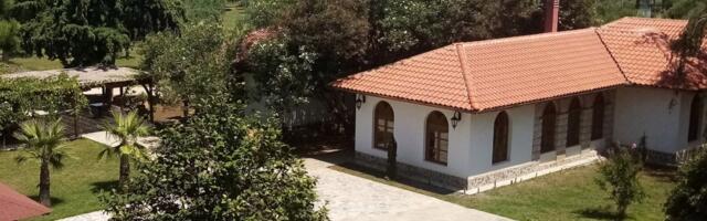 Tu se mogu videti i freske srpskih svetitelja u Grčkoj: Manastir blizu Bogorodičinog vrta u koji smeju i žene