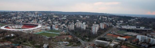 Šok na Dedinju! Prolaznici gledaju i ne veruju šta vide (VIDEO)