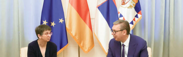 Вучић са Анке Конрад на крају њеног мандата
