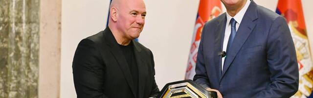 "Ljudi su bukvalno razgrabili karte"! Vučić dobio pojas UFC-a od Dejne Vajta (FOTO)