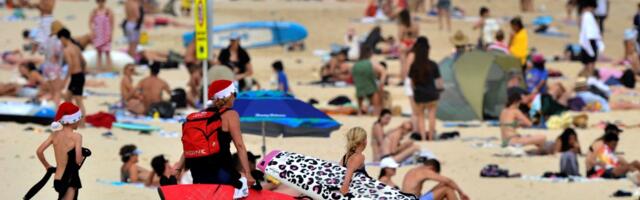 Dočekan Božić u Australiji na poznatoj plaži Bondi u Sidneju