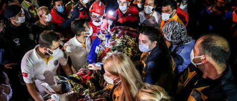 Nakon zemljotresa u Izmiru nastavlja se potraga za preživjelima