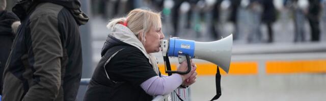 Učenici dve niške gimnazije bojkotuju nastavu u znak podrške Dijani Hrki