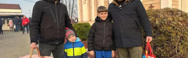 Ovako se u Čačku slavi Sveti Nikola! Braća Miletić sa sinovima došli da prekade slavski kolač, tradicija se čuva!